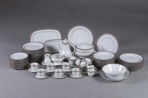 картинка Старинный сервиз PORCELAINE DU GROS ORME салоне старинных вещей "Шебби" являющийся официальным дистрибьютором в России и Беларуси