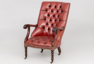 картинка Старинное кресло из красного дерева с каретной обивкой салоне старинных вещей "Шебби" являющийся официальным дистрибьютором в России и Беларуси