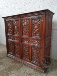 Старинный комод в готическом стиле код. BE4097163