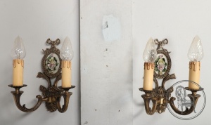 картинка Антикварные бронзовые бра с фарфоровыми медальонами салоне старинных вещей "Шебби" являющийся официальным дистрибьютором в России и Беларуси