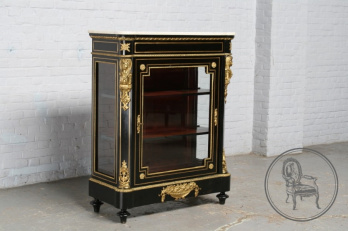 Антикварная витрина код. BE5890