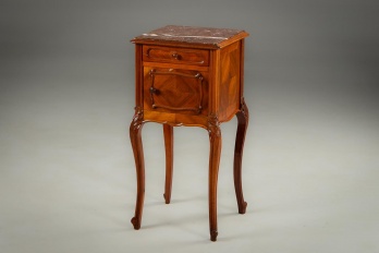 Антикварный комод из красного дерева с мраморным верхом код. RM4101534