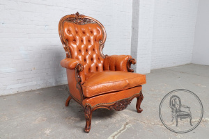 картинка Старинное кресло салоне старинных вещей "Шебби" являющийся официальным дистрибьютором в России и Беларуси