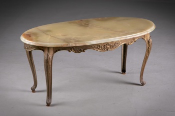 Старинный латунный столик со столешницей из оникса код.&nbsp;RM4165634