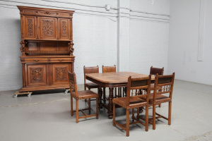 картинка Антикварный столовый гарнитур салоне старинных вещей "Шебби" являющийся официальным дистрибьютором в России и Беларуси