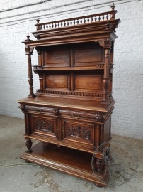 Антикварный ореховый поставец с открытыми полками код. BE4138352