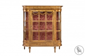 картинка Антикварная витрина конца XIX века салоне старинных вещей "Шебби" являющийся официальным дистрибьютором в России и Беларуси