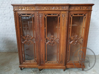 Антикварный шкаф со стеклами код. BE107420
