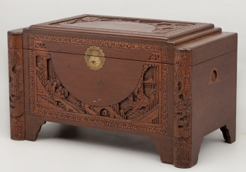 Старинная резная сандаловая шкатулка-сундук код. RM4100214