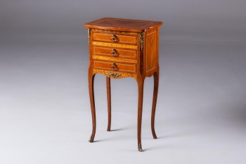 Старинный комод, декорированный в технике маркетри код. RM4101137