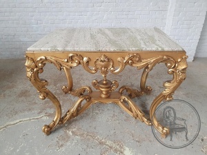 картинка Старинный резной столик с мраморной столешницей салоне старинных вещей "Шебби" являющийся официальным дистрибьютором в России и Беларуси