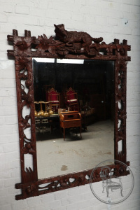 картинка Антикварное резное зеркало в стиле Black Forrest салоне старинных вещей "Шебби" являющийся официальным дистрибьютором в России и Беларуси