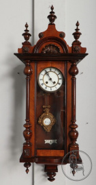 Антикварные часы с корпусом из красного дерева второй половины XIX века код. BE107270