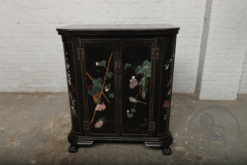 Старинный комод-бар в стиле шинуазри с инкрустацией камнем код. BE80950