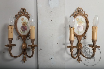 Пара антикварных бра из бронзы с фарфоровыми медальонами код. BE4097631