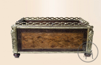 Антикварный вазон для цветов код. VS3025