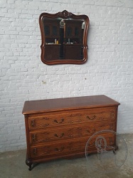 Антикварный комод и зеркало в резной раме код. BE4112897