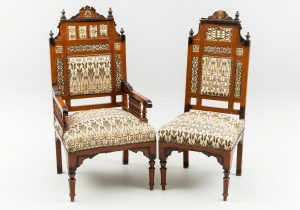 картинка Антикварные кресло и стул салоне старинных вещей "Шебби" являющийся официальным дистрибьютором в России и Беларуси