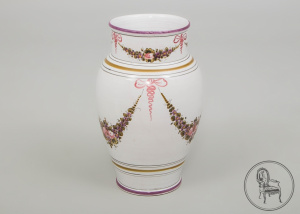 картинка Ваза салоне старинных вещей "Шебби" являющийся официальным дистрибьютором в России и Беларуси