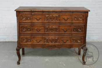 Антикварный комод код. BE6885