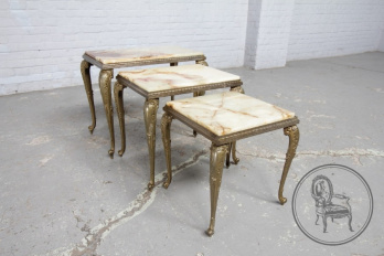 Старинный набор столиков (3 шт.) код. BE5876