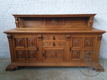 Старинный комод во фламандском стиле с антропогенной резьбой код. BE4103763