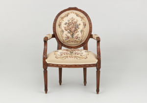 картинка Старинное кресло салоне старинных вещей "Шебби" являющийся официальным дистрибьютором в России и Беларуси