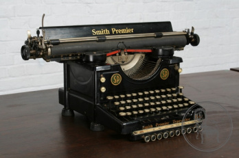 Старинная печатная машинка код. BE5711