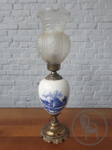 картинка Старинная настольная лампа Delft салоне старинных вещей "Шебби" являющийся официальным дистрибьютором в России и Беларуси