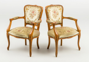 картинка Старинные кресла (2 шт.) салоне старинных вещей "Шебби" являющийся официальным дистрибьютором в России и Беларуси