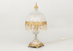 картинка Старинная настольная лампа салоне старинных вещей "Шебби" являющийся официальным дистрибьютором в России и Беларуси