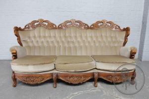 картинка Старинное канапе салоне старинных вещей "Шебби" являющийся официальным дистрибьютором в России и Беларуси