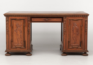 картинка Старинный письменный стол салоне старинных вещей "Шебби" являющийся официальным дистрибьютором в России и Беларуси