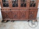 Антикварная витрина с ажурной узорчатой резьбой код. BE4097751 фото 10