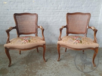 Антикварные кресла с ротанговой спинкой код. BE4112254