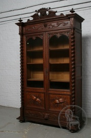 Антикварный дубовый книжный шкаф с резьбой код. BE4097478