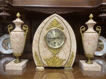Старинный гарнитур: каминные часы с вазами (2 шт.) из мрамора код.&nbsp;FUN2