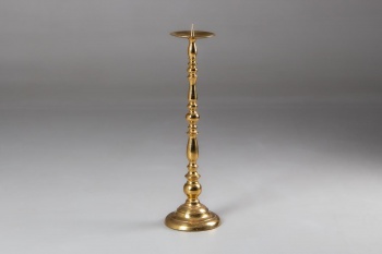 Старинный подсвечник, выполненный в фламандском стиле код.&nbsp;RM4101089