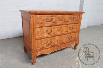 Антикварный комод из светлого дуба в стиле рококо код. BE12013