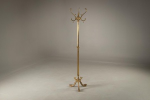 картинка Старинная вешалка из латуни с ножками в виде рыб салоне старинных вещей "Шебби" являющийся официальным дистрибьютором в России и Беларуси