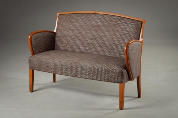 Старинная скамейка в стиле ретро код. RM4101628