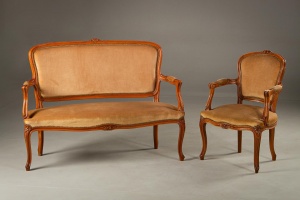 картинка Старинный комплект для гостиной в стиле рококо салоне старинных вещей "Шебби" являющийся официальным дистрибьютором в России и Беларуси