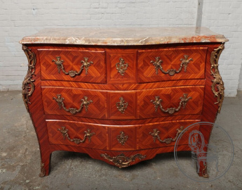 Антикварный комод из ореха с маркетри и бронзовыми накладками код. BE107139