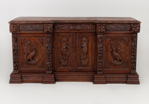 картинка Антикварный комод салоне старинных вещей "Шебби" являющийся официальным дистрибьютором в России и Беларуси