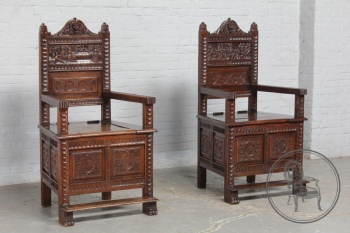 Антикварные резные дубовые кресла середины XIX века код. BE4160195