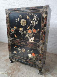 Старинный комод в восточном стиле с ручной росписью в виде цветов и птиц, инкрустированный натуральным камнем код. BE4096760
