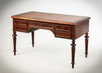 Антикварный письменный стол с поверхностью из кожи код. RM4160181