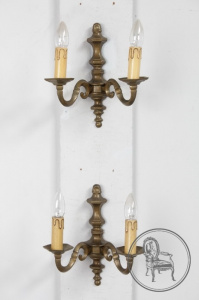 картинка Антикварные бра (2 шт.) из бронзы на два рожка салоне старинных вещей "Шебби" являющийся официальным дистрибьютором в России и Беларуси