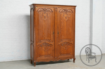 Антикварный шкаф код. BE6848