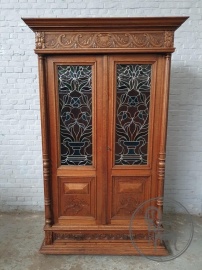 Антикварный резной книжный шкаф с витражными стеклами код. BE4101756